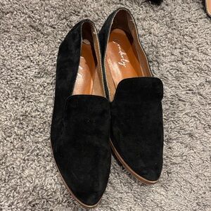 Wonderly Black Suede Women's Flats